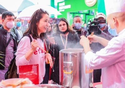 小火鍋連鎖店加盟，適合哪類人創(chuàng)業(yè)投資？