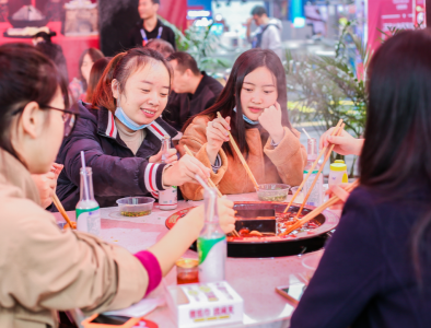 河池開火鍋加盟店，如何服務好顧客的胃？