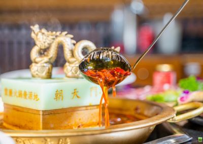 在重慶渝中區(qū)開(kāi)火鍋加盟店要注意什么？