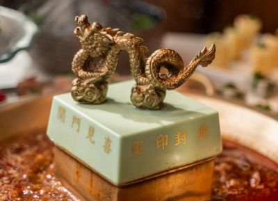 重慶南岸區(qū)開火鍋加盟店，怎樣打造新鮮感？