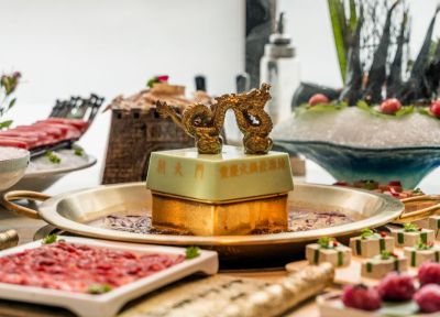 來朝天門吃火鍋，感受火鍋界的顏值天花板！