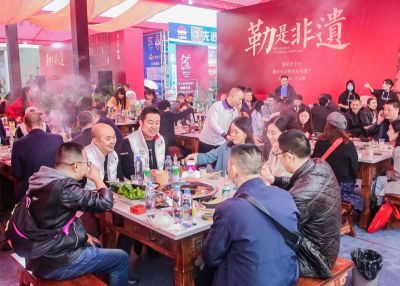 連鎖品牌火鍋加盟，必須從總部購(gòu)買(mǎi)底料嗎？