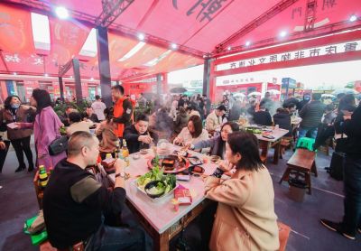 來(lái)重慶除了打卡網(wǎng)紅景點(diǎn)，還可以品嘗人間煙火！