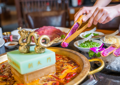 重慶有名氣的火鍋品牌有哪些？這家的歷史有點久遠！