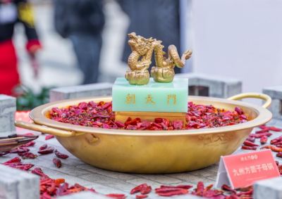 火鍋正當(dāng)時(shí)怎樣吃才健康？從湯底到飲品全解析！