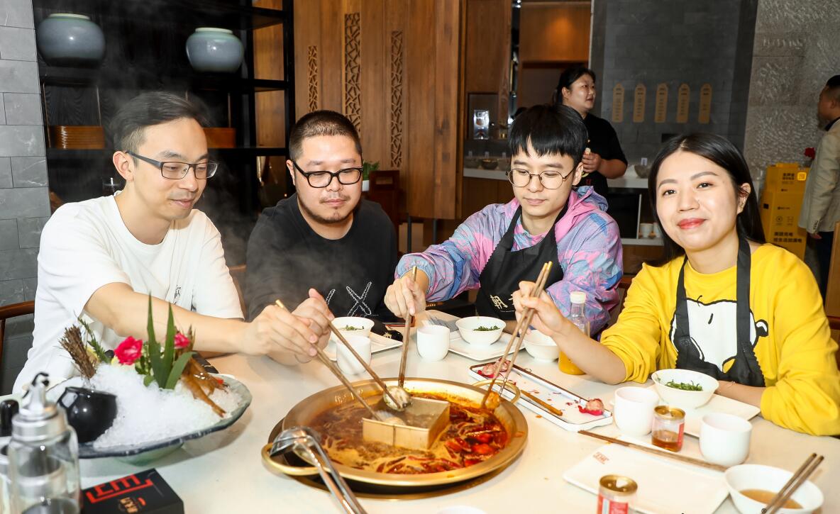 石家莊開(kāi)火鍋加盟店，如何引起市場(chǎng)反響？