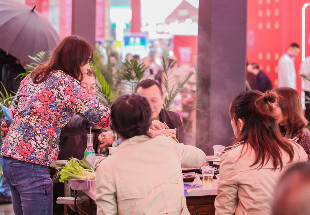 盤錦開火鍋加盟店，如何在起步時(shí)領(lǐng)先一步？