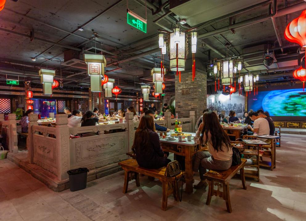 開火鍋店如何利用店門前的廣告位宣傳？