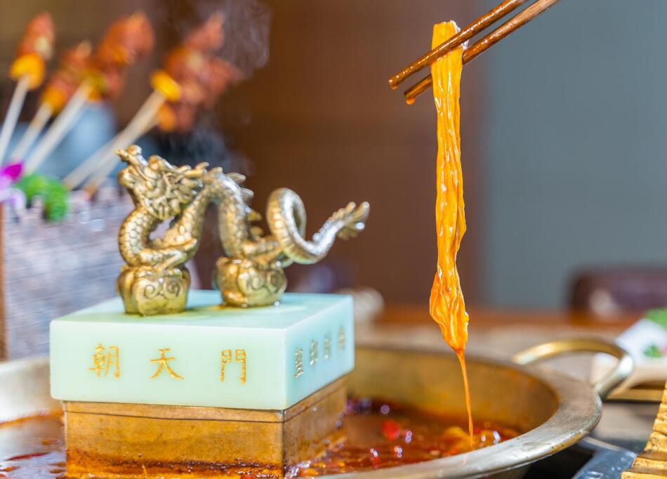 萬州開火鍋加盟店，如何讓年輕人產(chǎn)生興趣？