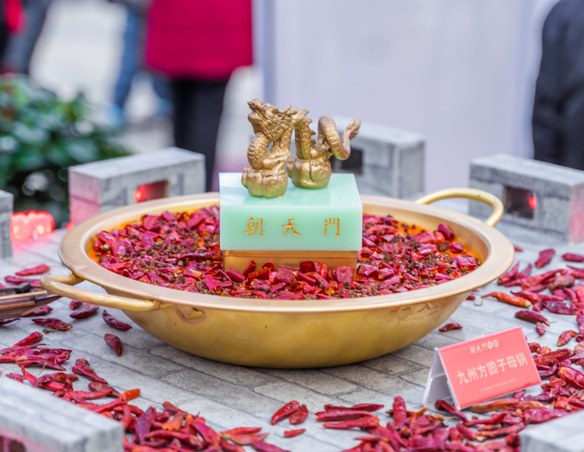 疫情反復(fù)，重慶火鍋加盟店們?cè)撊绾螒?yīng)對(duì)？