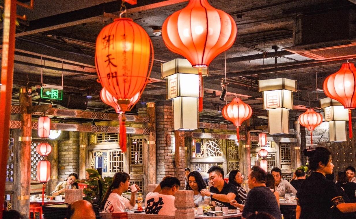 疫情下餐飲店火爆排隊，經(jīng)營秘訣是什么？