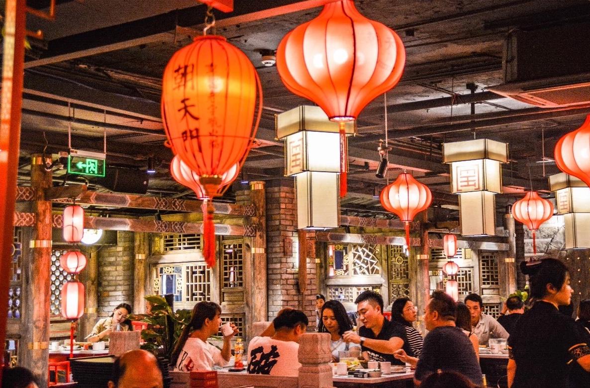 火鍋店沒人氣？學(xué)會(huì)這3招，顧客心甘情愿排隊(duì)！