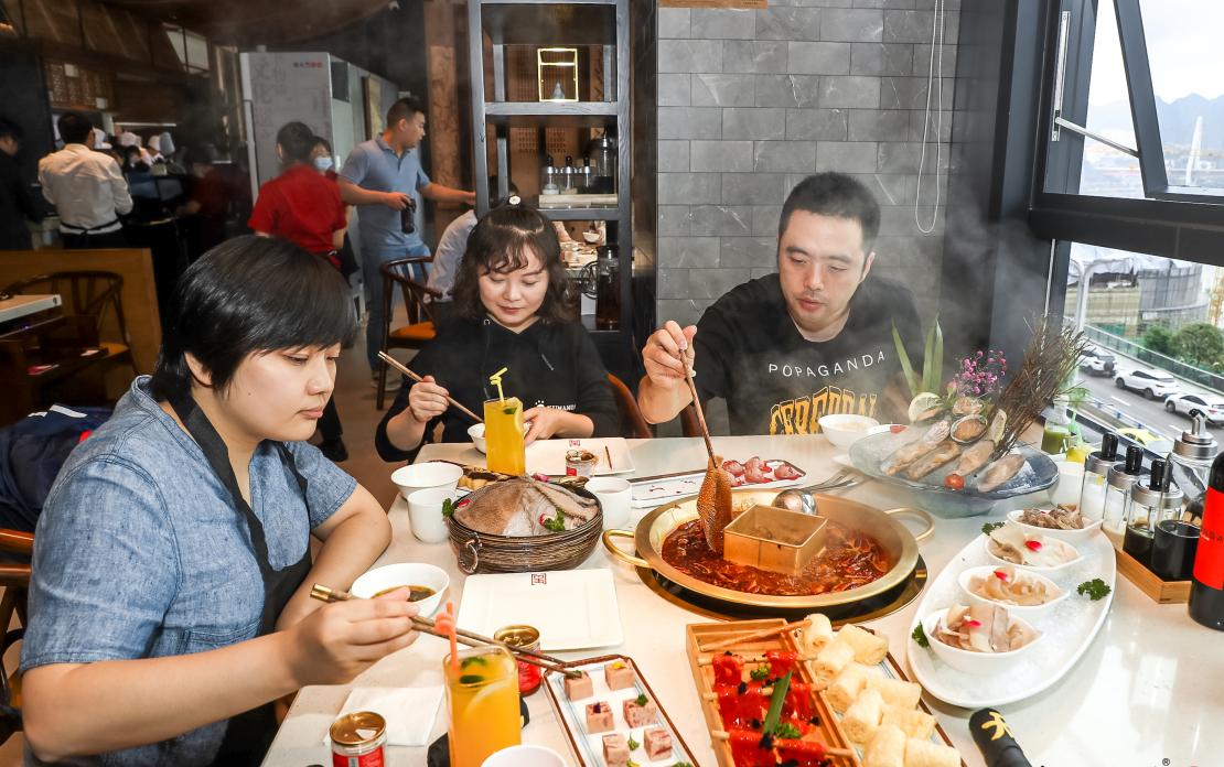 火鍋店衛(wèi)生問題頻發(fā)，怎樣才能給顧客“安全感？”