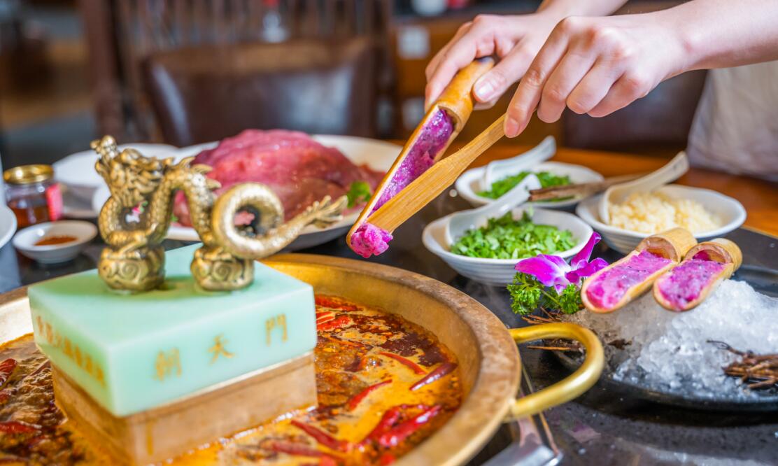 土到極致就是潮？餐廳越“土”，生意越好？