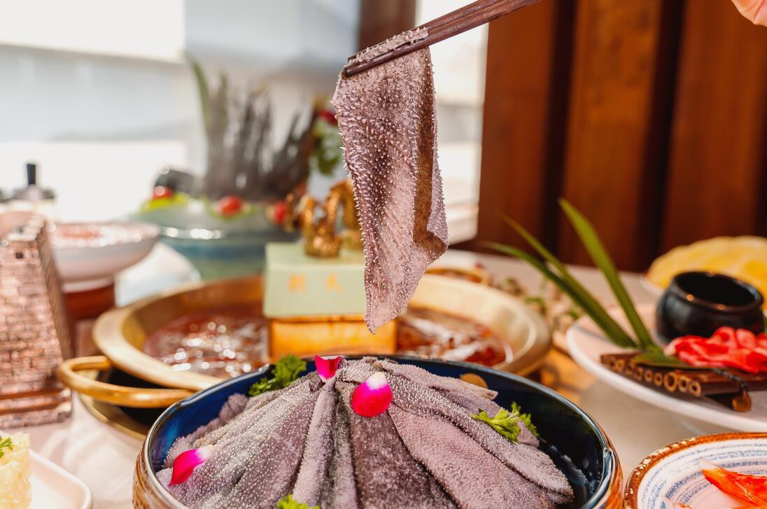 火鍋店的大招牌，特色重慶火鍋毛肚，這么做就對了！