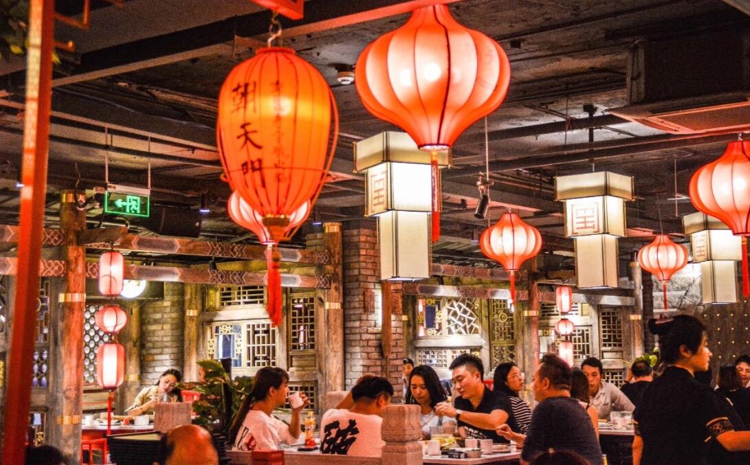 五類火鍋店裝修風(fēng)格，時尚正在路上，經(jīng)典永不過時！