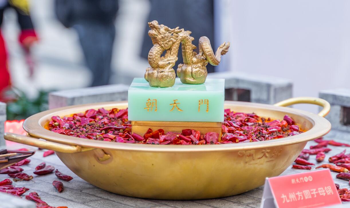 當(dāng)鹵肥腸預(yù)見(jiàn)火鍋，雙重美味，引爆火鍋店生意！