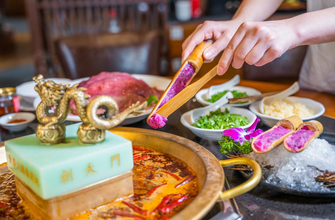火鍋加盟意義是什么？加盟好還是自營(yíng)好？
