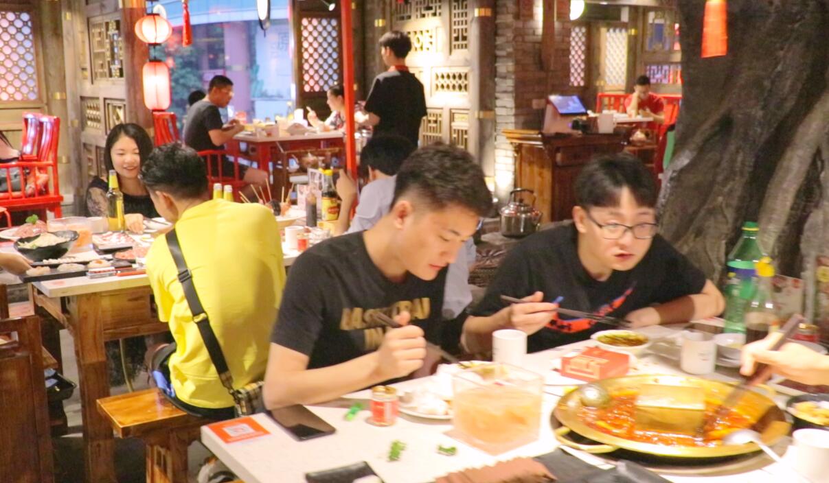 為什么干餐飲這么難？火鍋加盟有何優(yōu)勢(shì)？