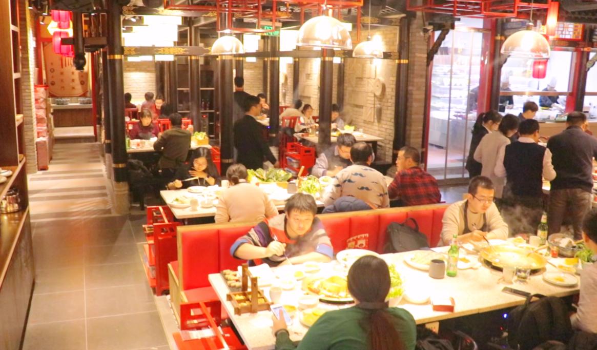 市井火鍋，生意好的秘密，居然是特色甜品！
