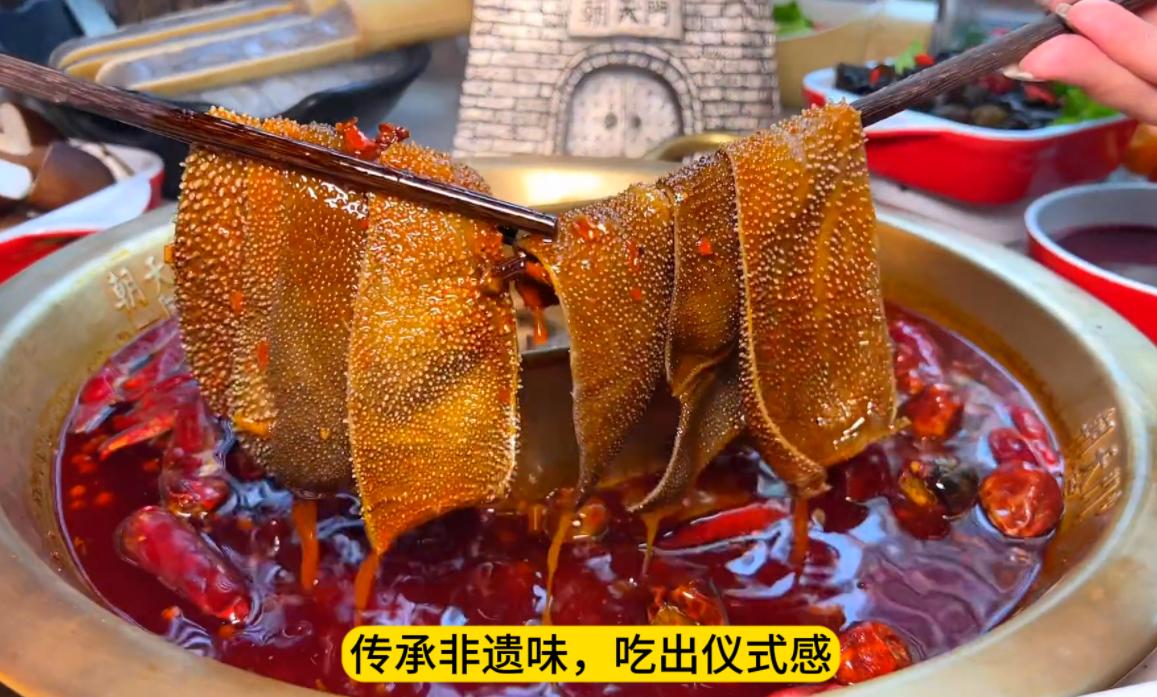 中秋節(jié)來(lái)重慶，感受山城美食魅力，旅行打卡攻略！